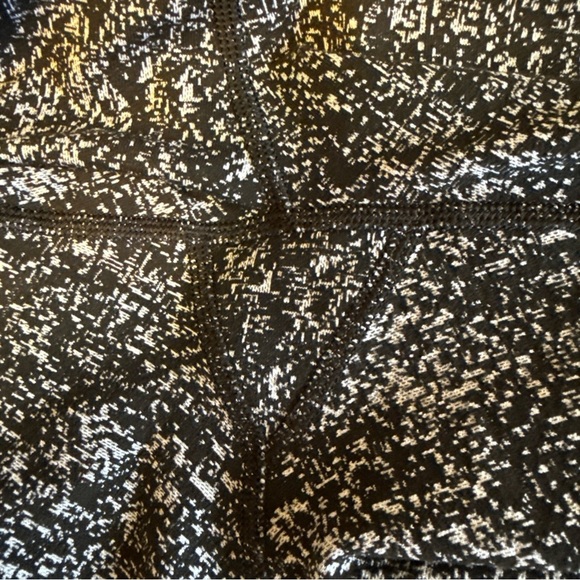 Lululemon Wunder Under Leggings in Black White Jacquard Print Womens Size 6 Gym - Picture 6 of 10